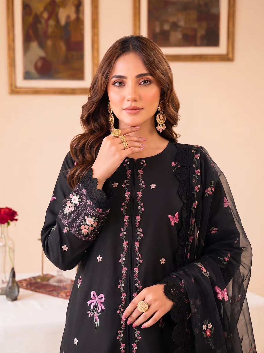 Floral Noir 3PC unstitched printed lawn — detail