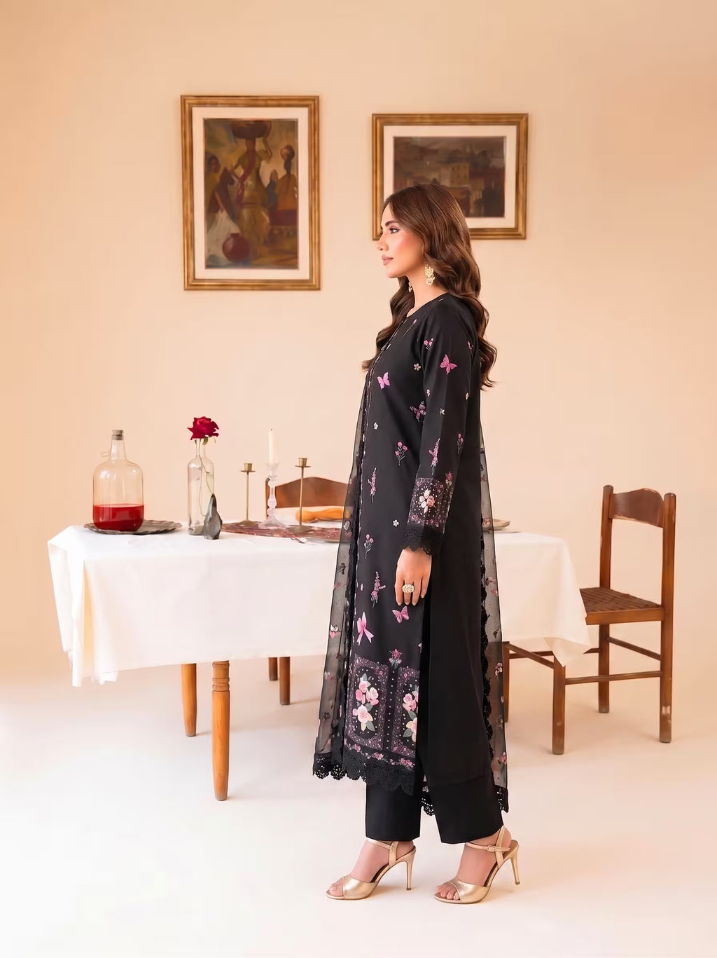 Floral Noir 3PC unstitched printed lawn — dupatta and trouser