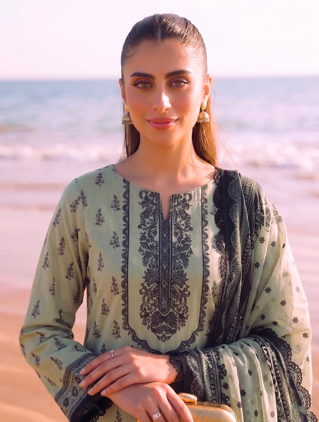 Mintra 3PC unstitched printed lawn — detail