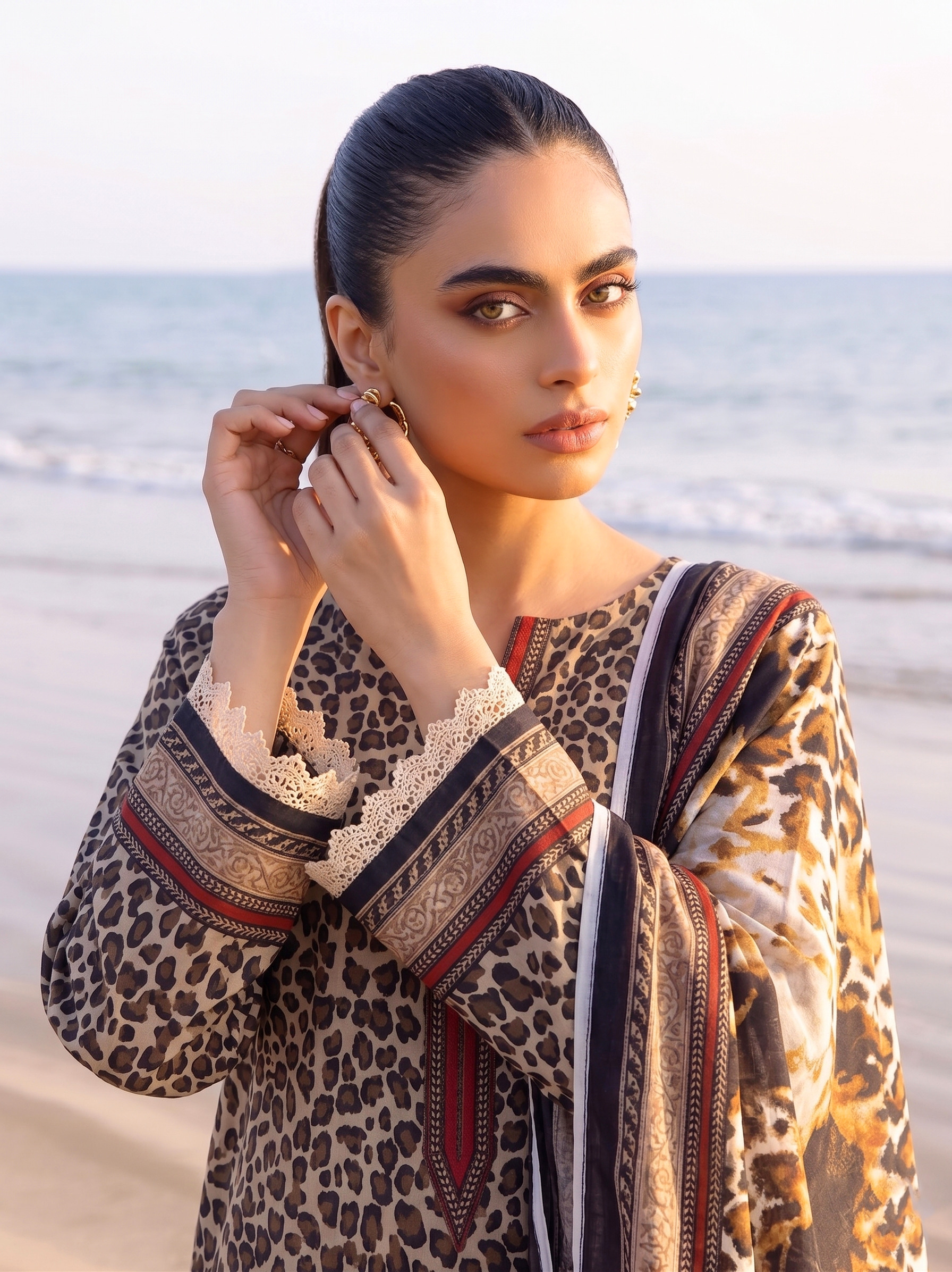 Sahara 3PC unstitched printed lawn — detail