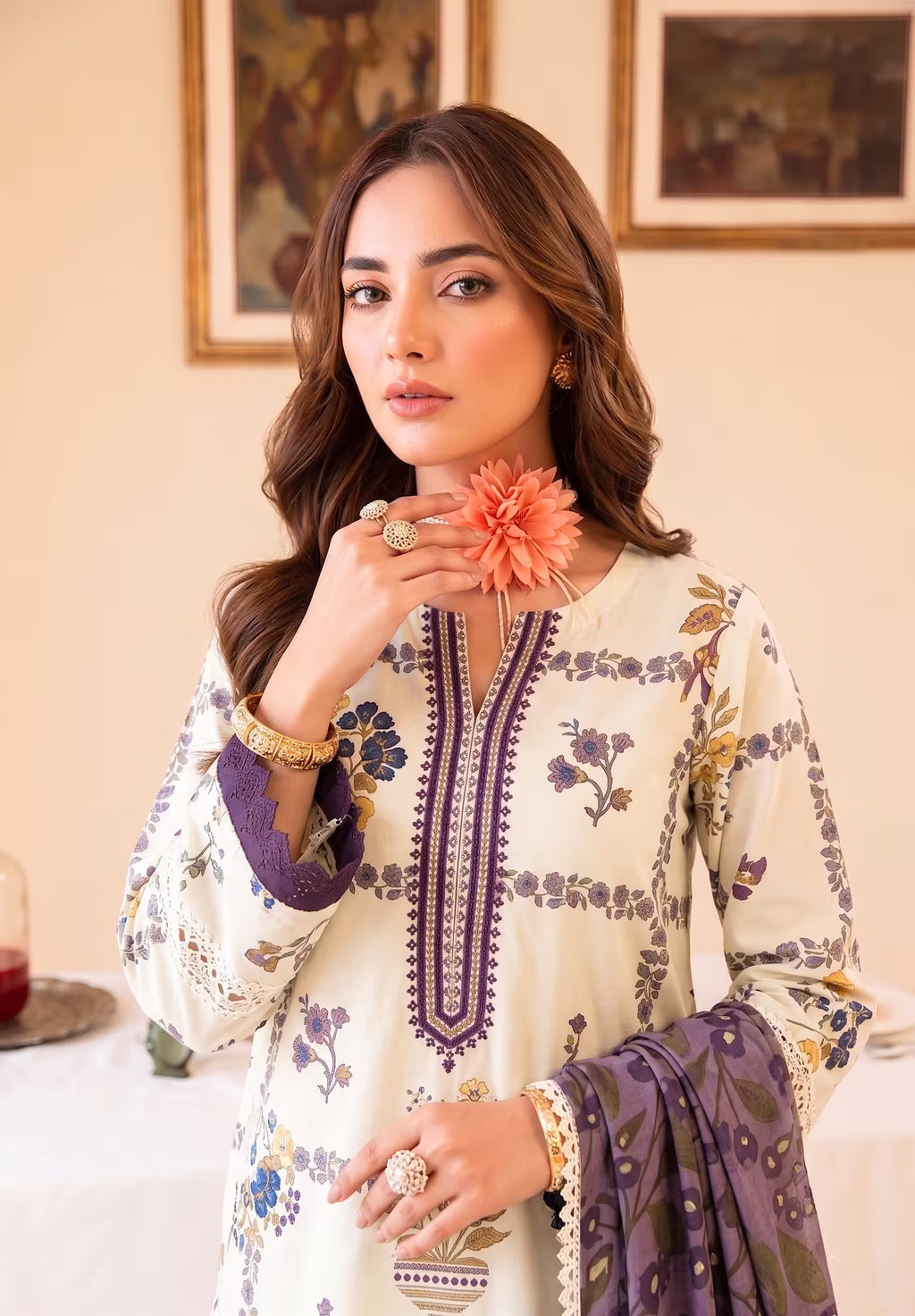 Whity Plum 3PC unstitched printed lawn — detail