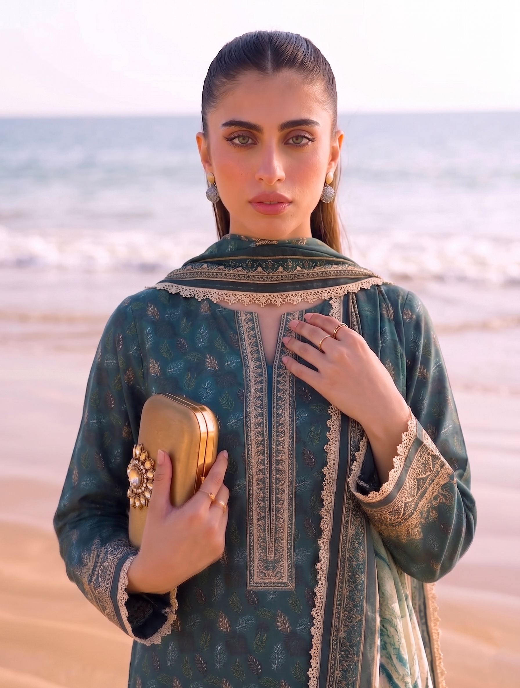 Zamurd 3PC unstitched printed lawn — detail